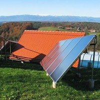 Solaranlage auf Wiese