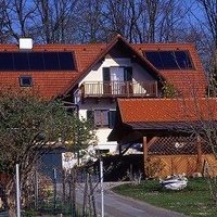 thermische Solaranlage auf Dach